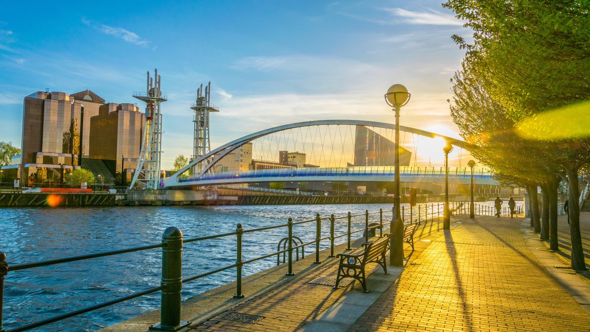 AdobeStock_201602735 Manchester 16.9 sm